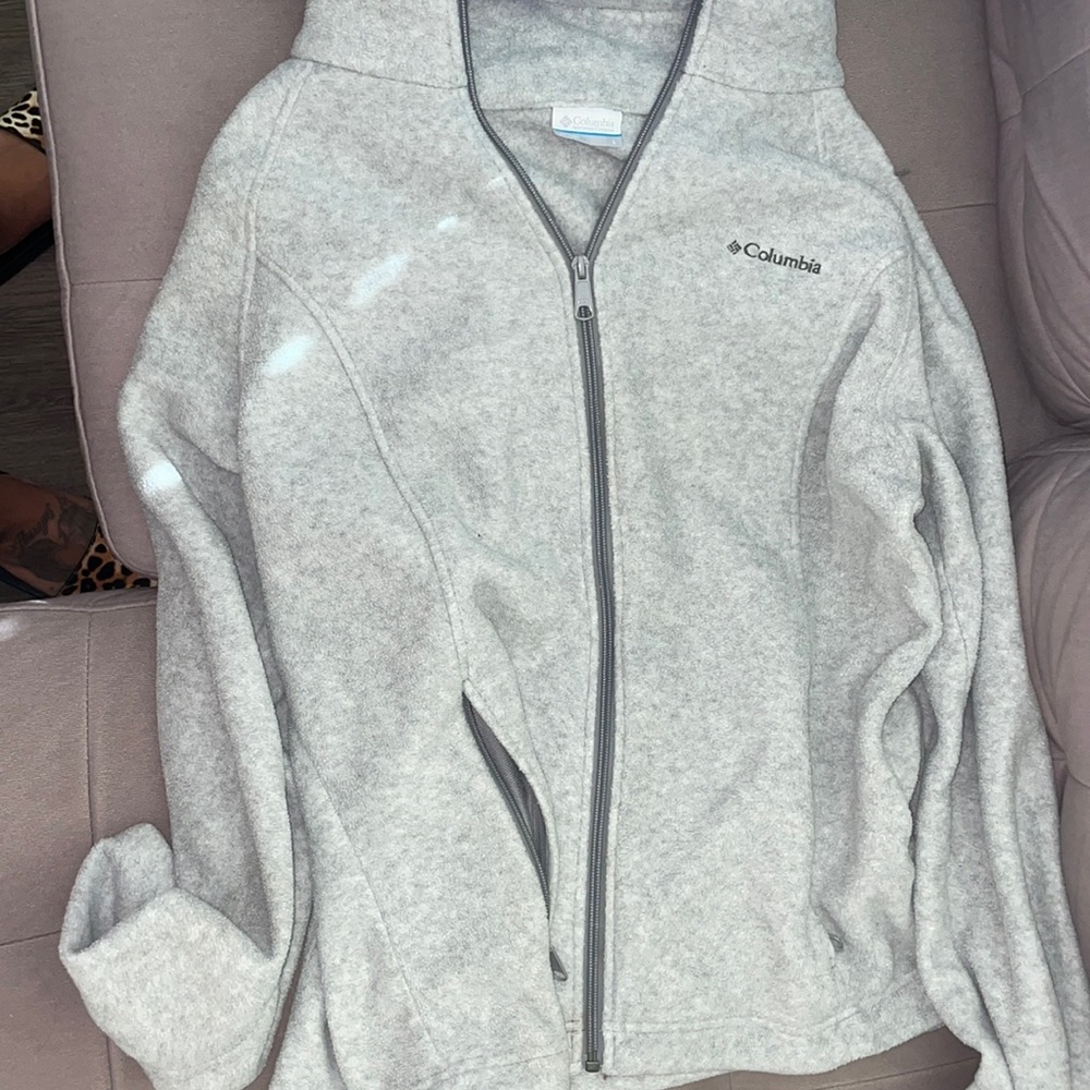 Columbia Zip Up - like NEW